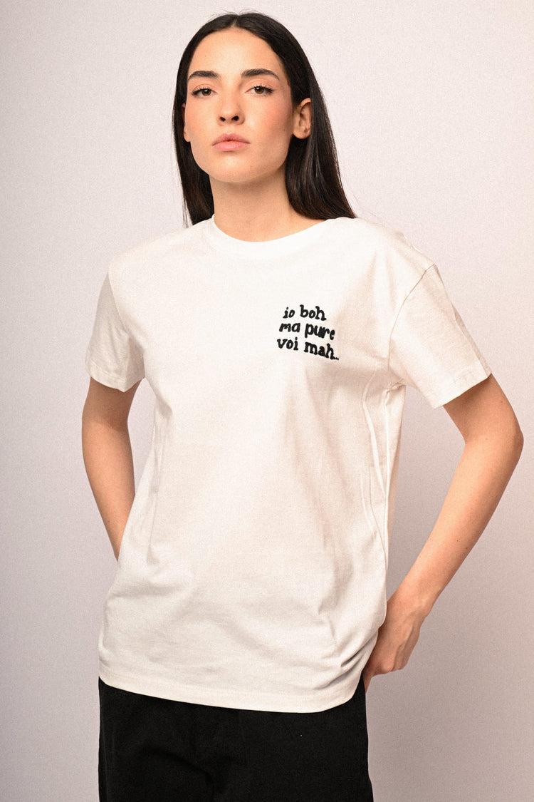 T-shirt con scritta ricamata