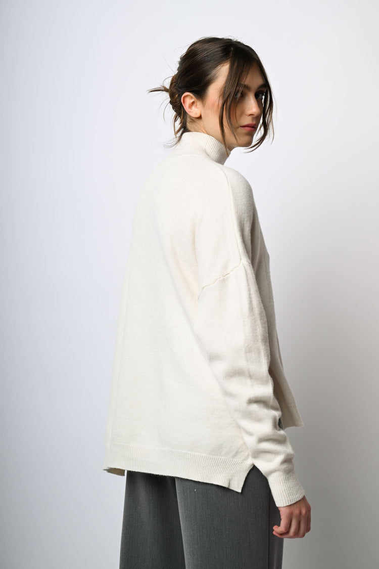 Lupetto oversize e asimmetrico