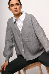 Cardigan oversize con bottoni gioiello