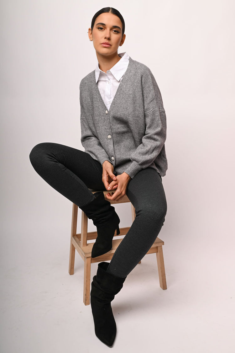 Cardigan oversize con bottoni gioiello