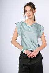 Top con scollo drappeggiato