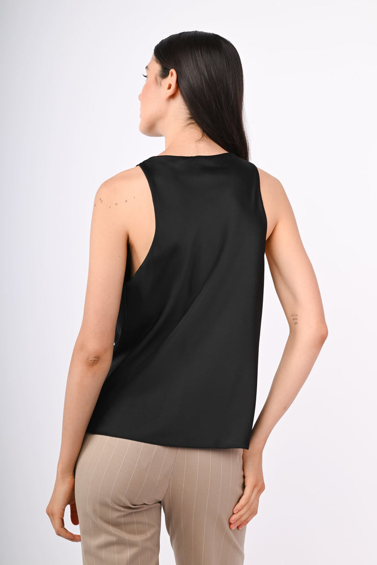 Top con scollo ad anello
