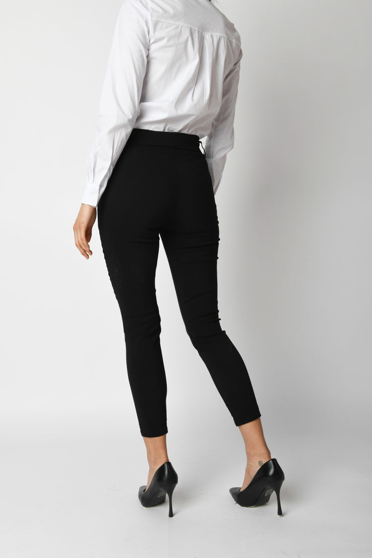 Pantaloni skinny con cintura