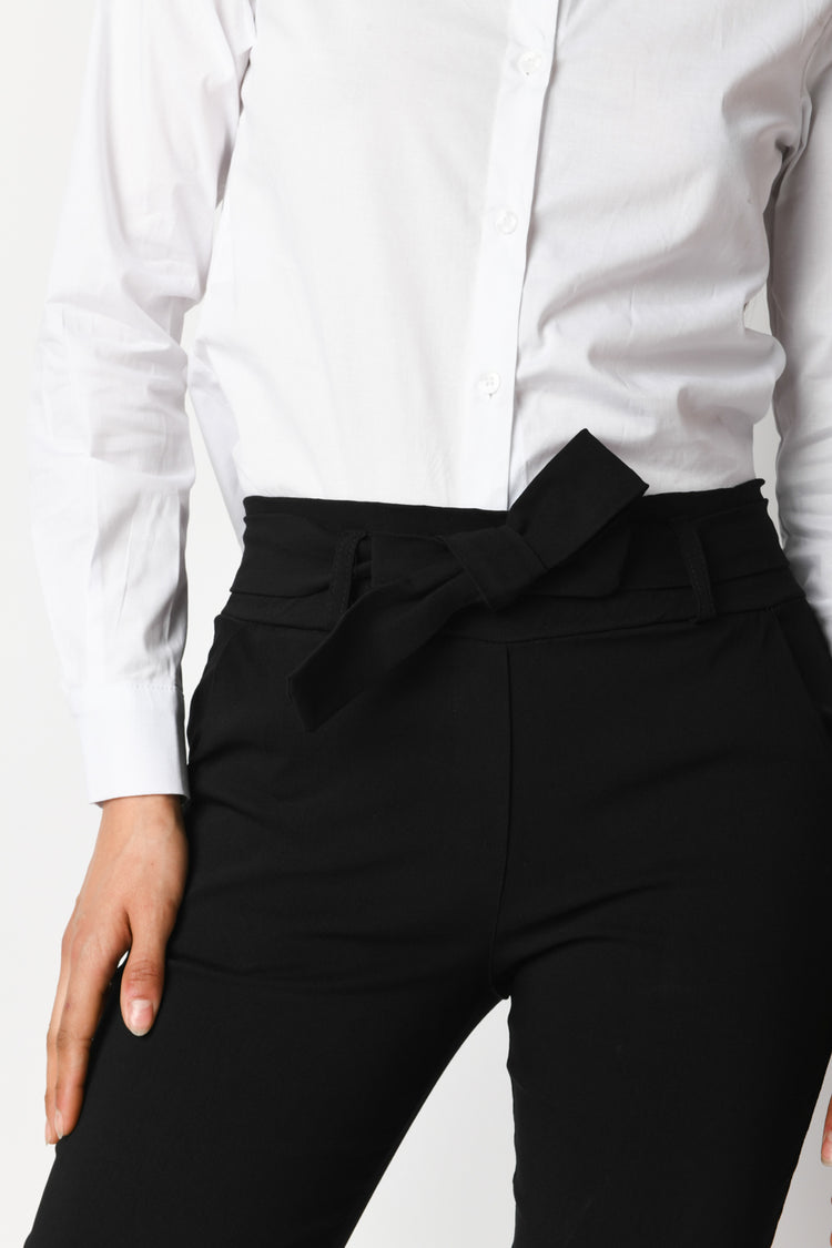 Pantaloni skinny con cintura