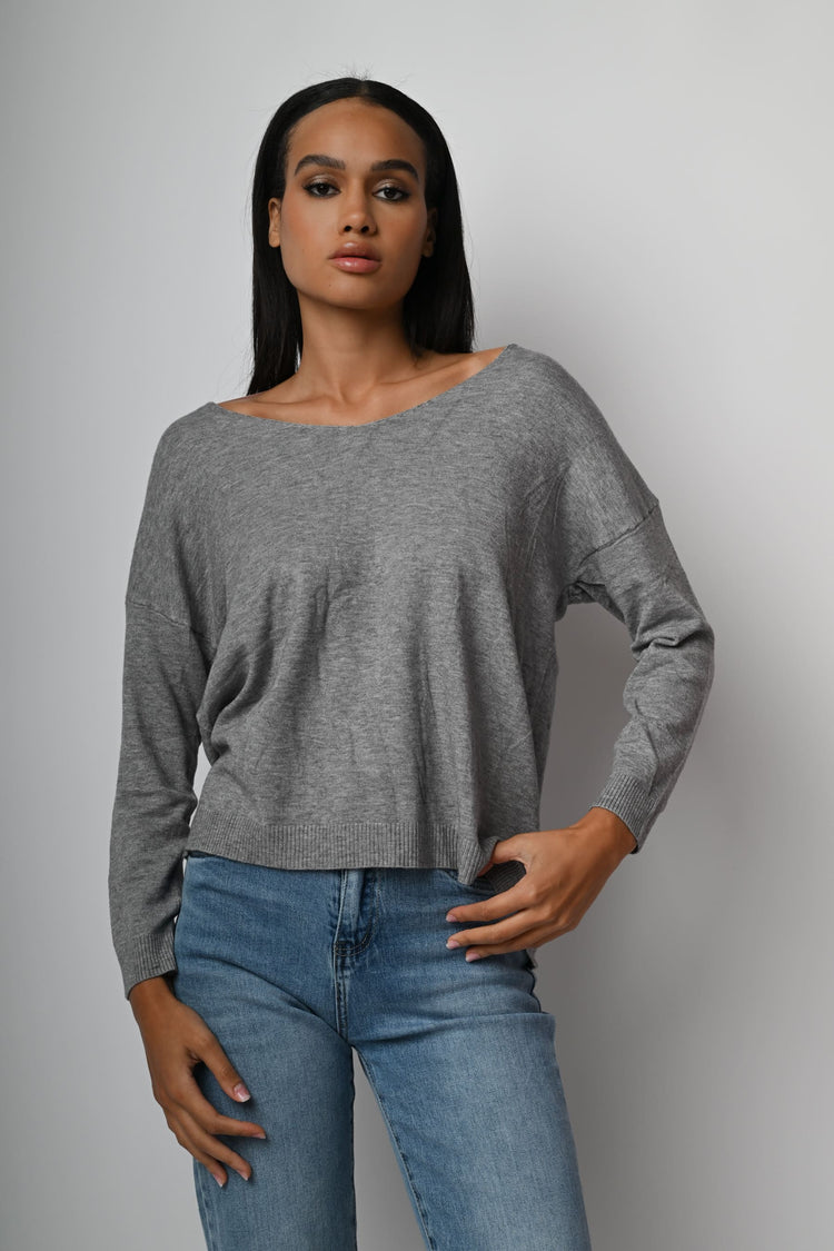 Pull con ampio scollo a V