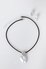 Set collana + orecchini con decorazioni