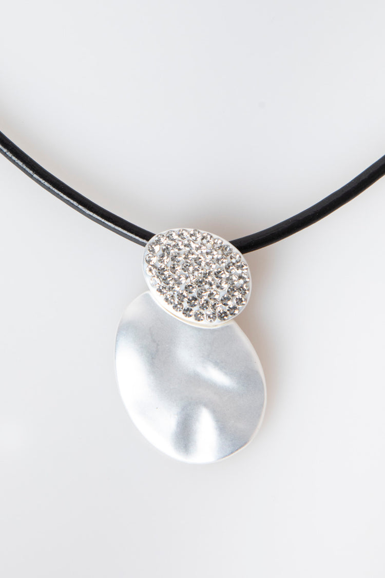 Set collana + orecchini con decorazioni