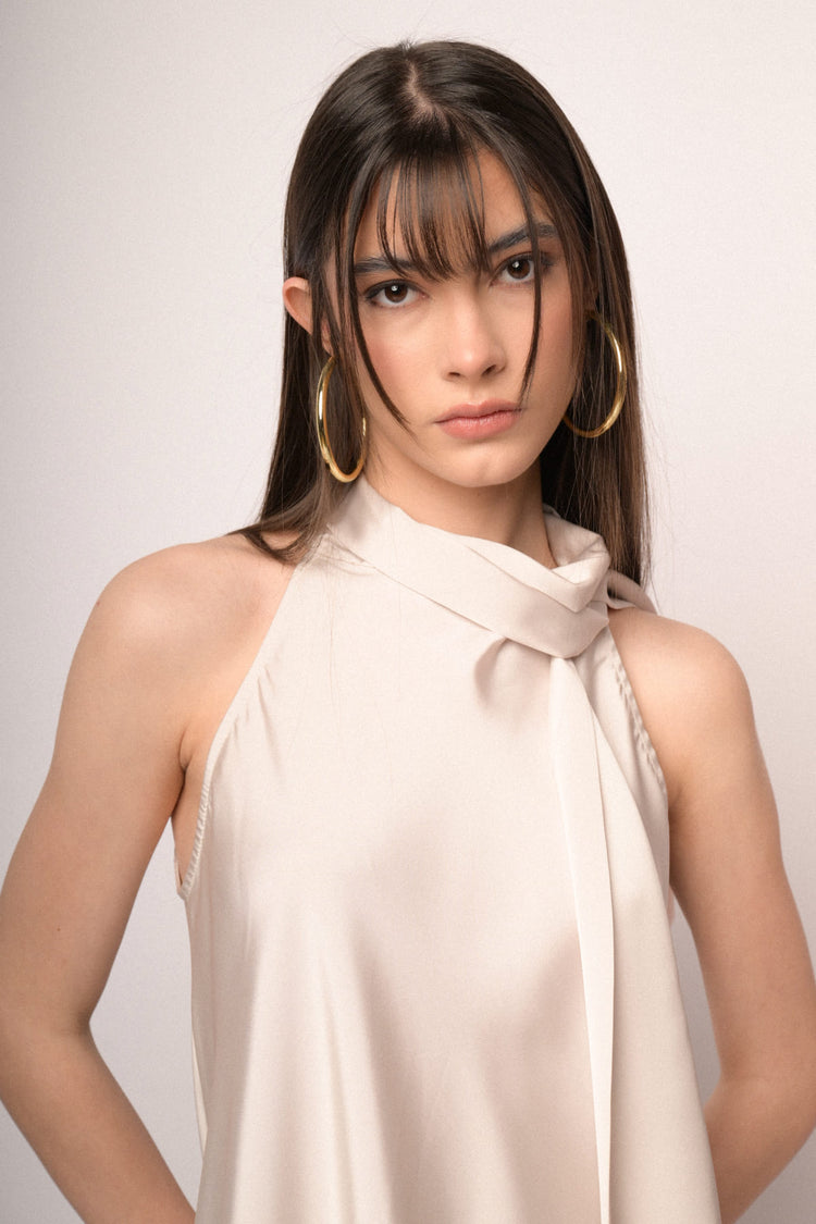 Top in raso con fiocco al collo bianco