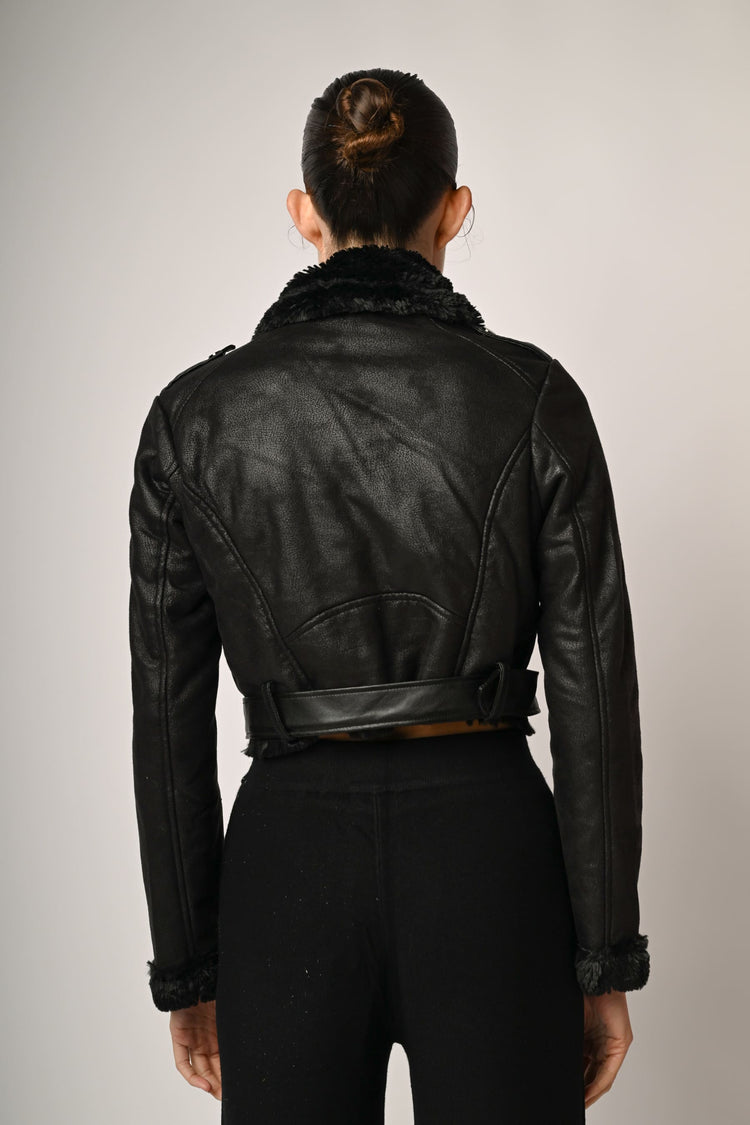 Giacca crop in similpelle e e faux shearling