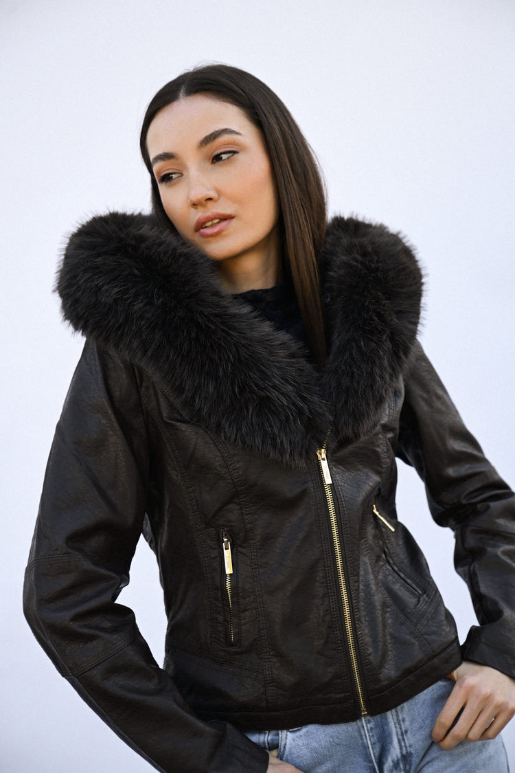Giacca in similpelle con collo in faux fur
