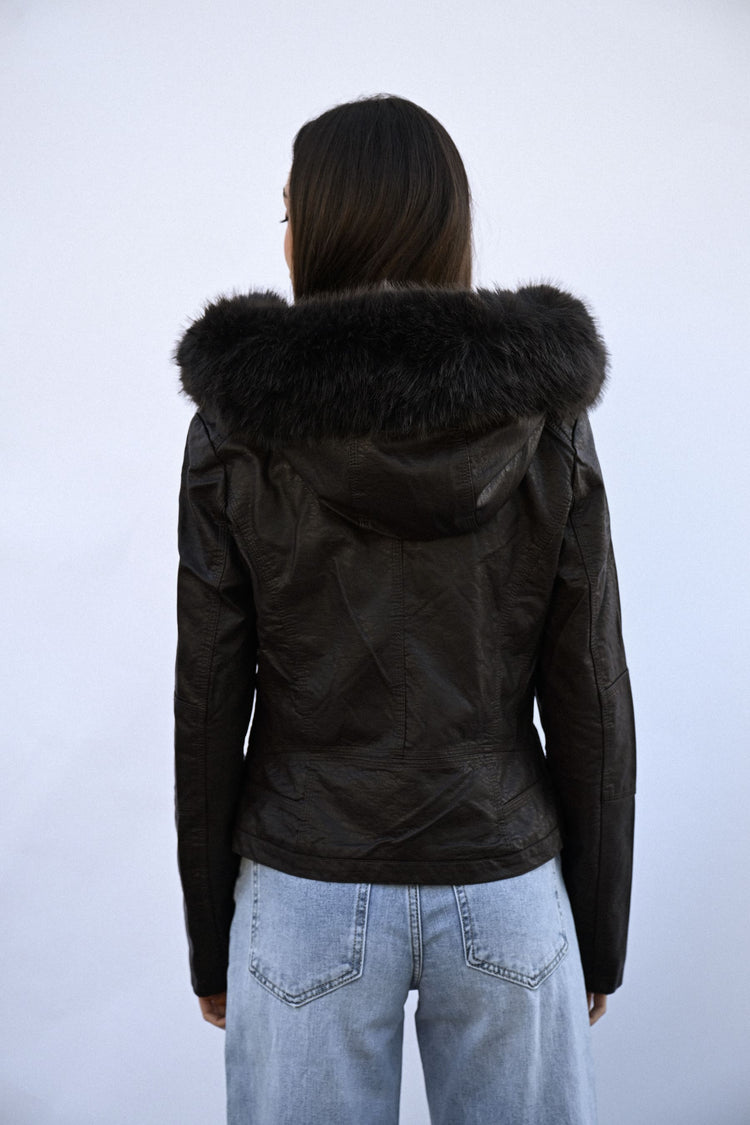 Giacca in similpelle con collo in faux fur