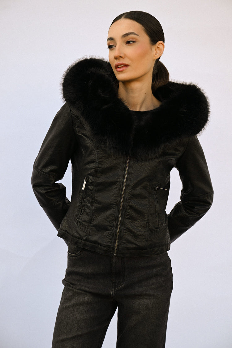 Giacca in similpelle con collo in faux fur