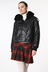 Giacca in similpelle con cappuccio in faux fur