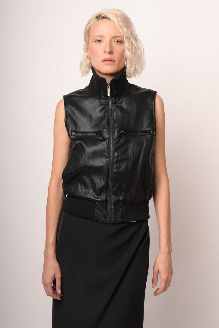 Gilet nero in similpelle