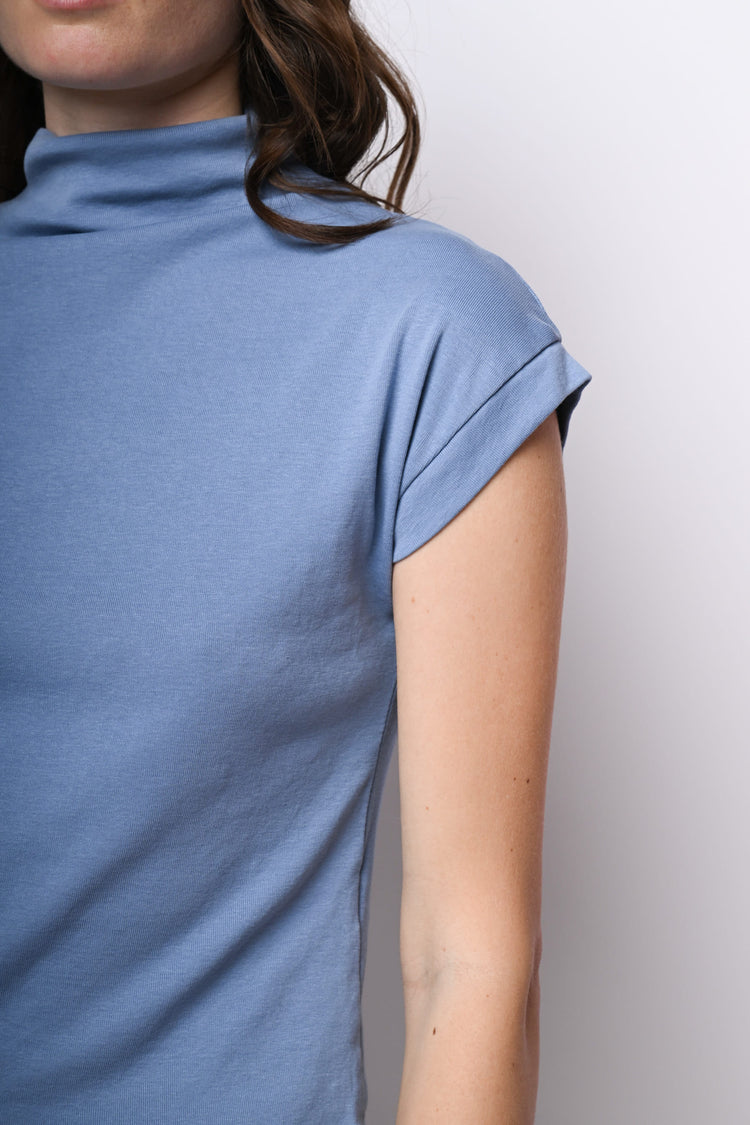 Top in cotone con collo alto
