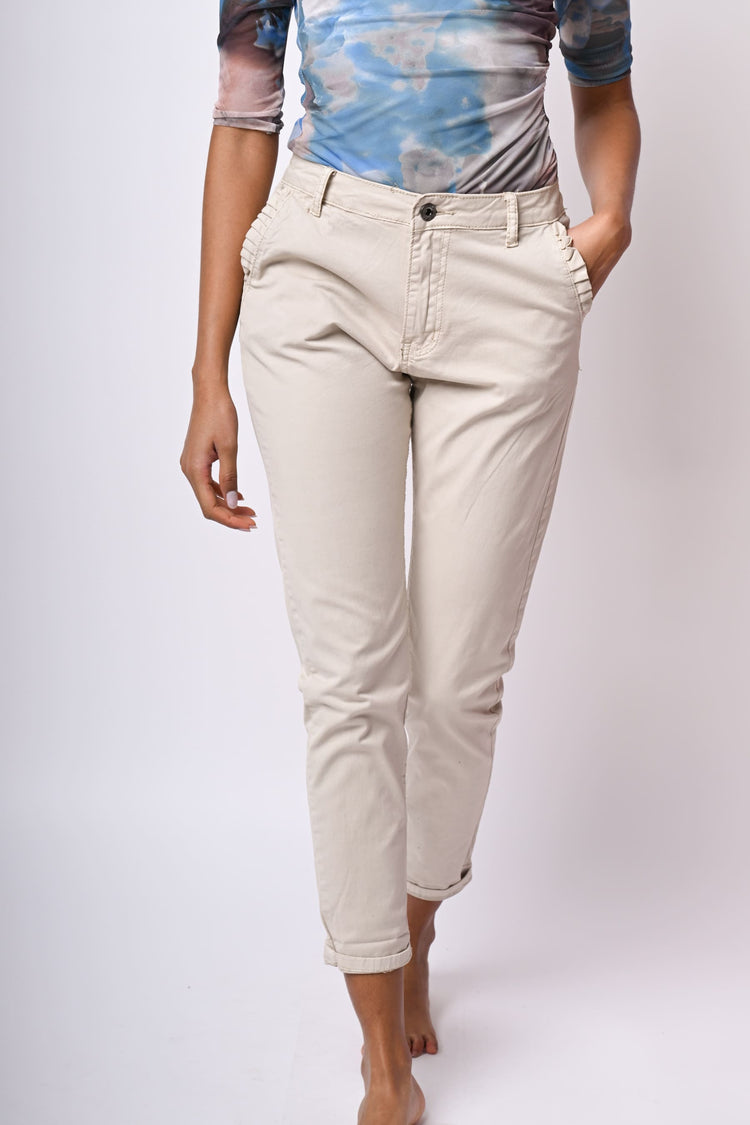 Pantaloni chino con rouches