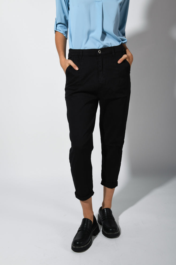 Pantaloni crop in cotone stretch