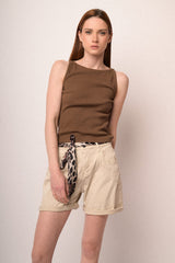 Shorts in cotone beige con cintura-foulard