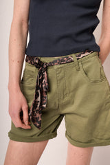 Shorts in cotone verde oliva con cintura-foulard