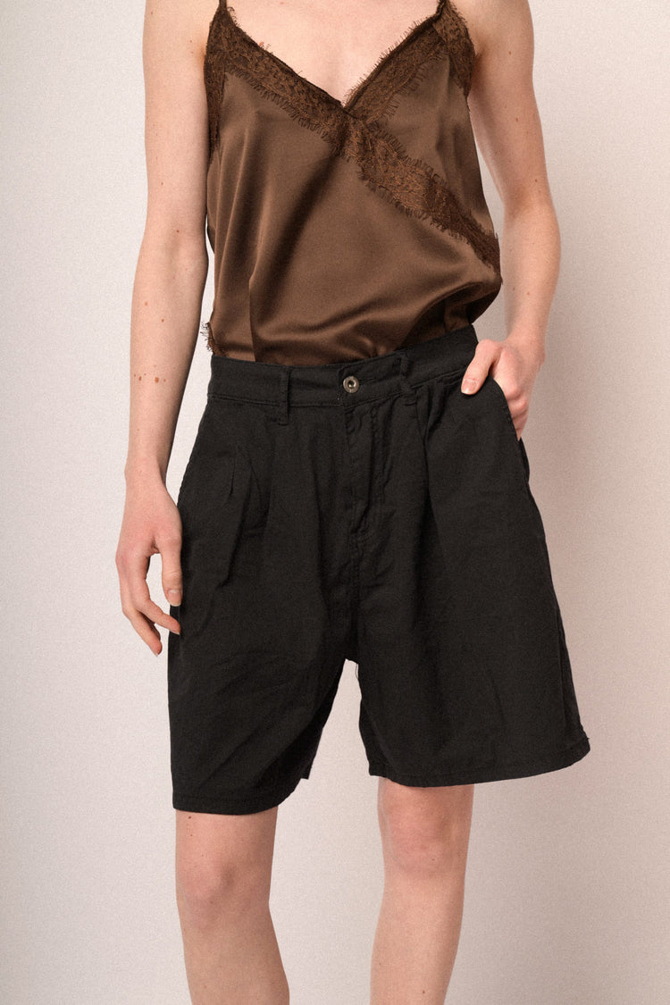 Shorts a gamba ampia in cotone nero