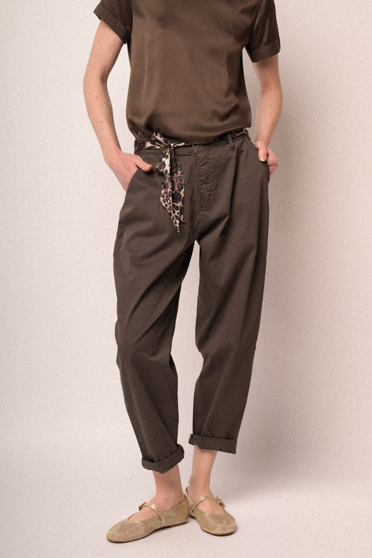 Pantaloni baggy in cotone ebano con cintura-foulard
