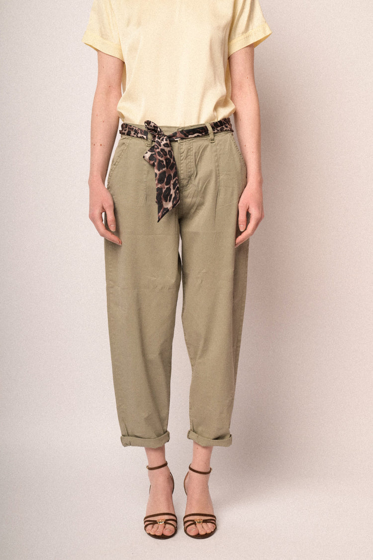 Pantaloni baggy in cotone verde oliva con cintura-foulard