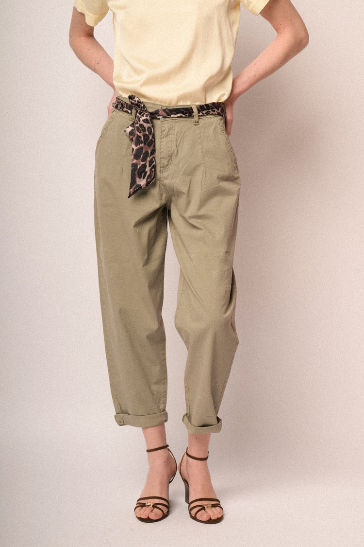 Pantaloni baggy in cotone verde oliva con cintura-foulard