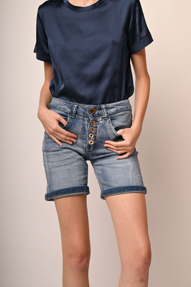 Shorts in denim con bottoni