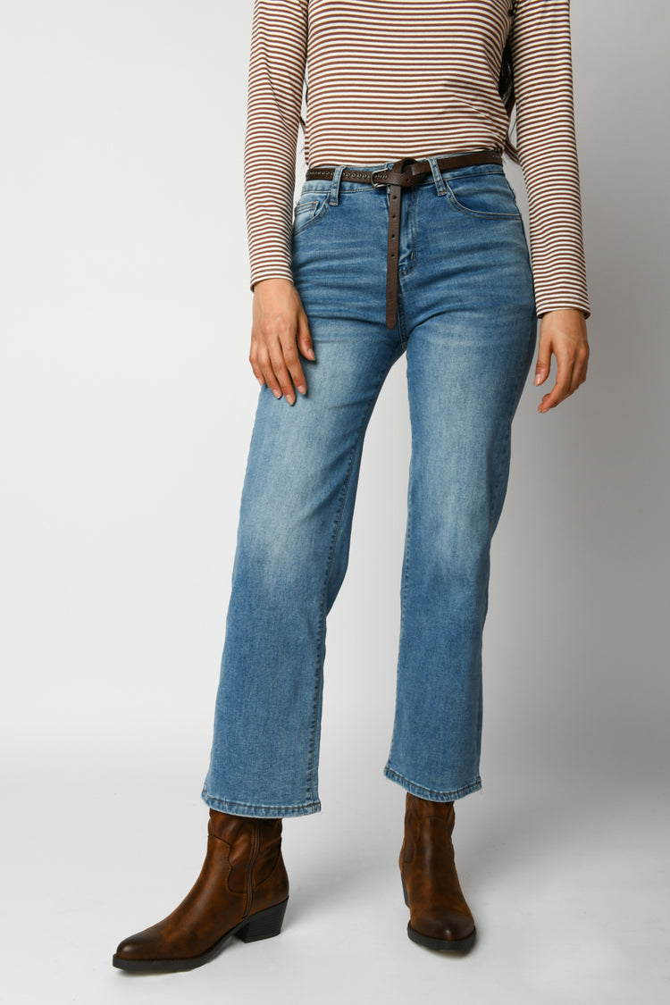 Jeans a gamba dritta con cintura
