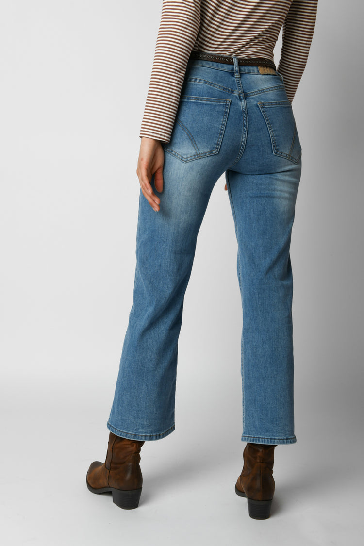 Jeans a gamba dritta con cintura