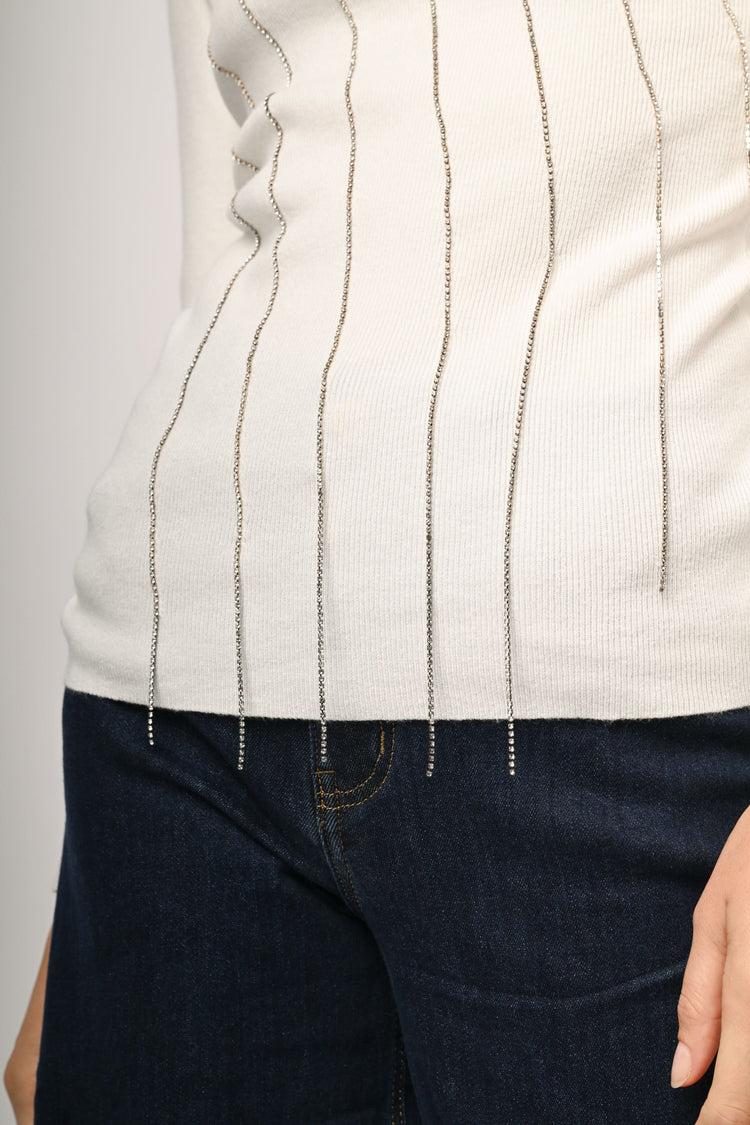 Pull con fili pendenti in strass