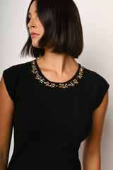 Abito in maglia con decorazione strass