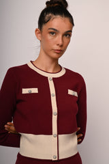 Cardigan con profili a contrasto e bottoni gioiello