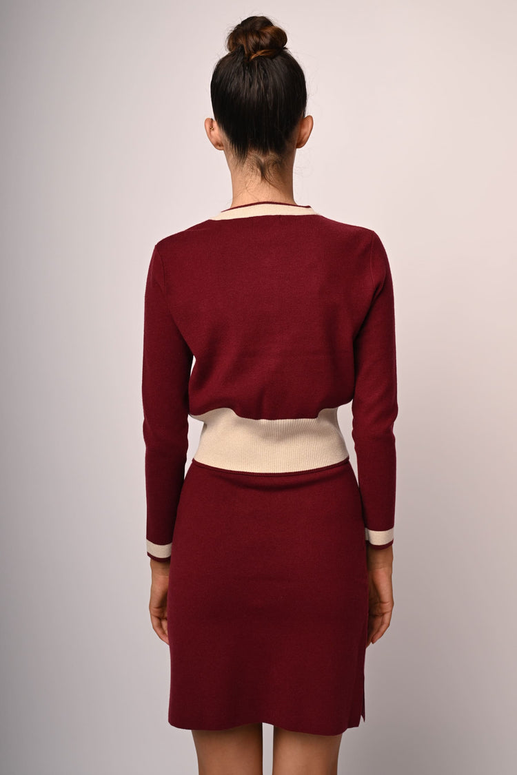Cardigan con profili a contrasto e bottoni gioiello