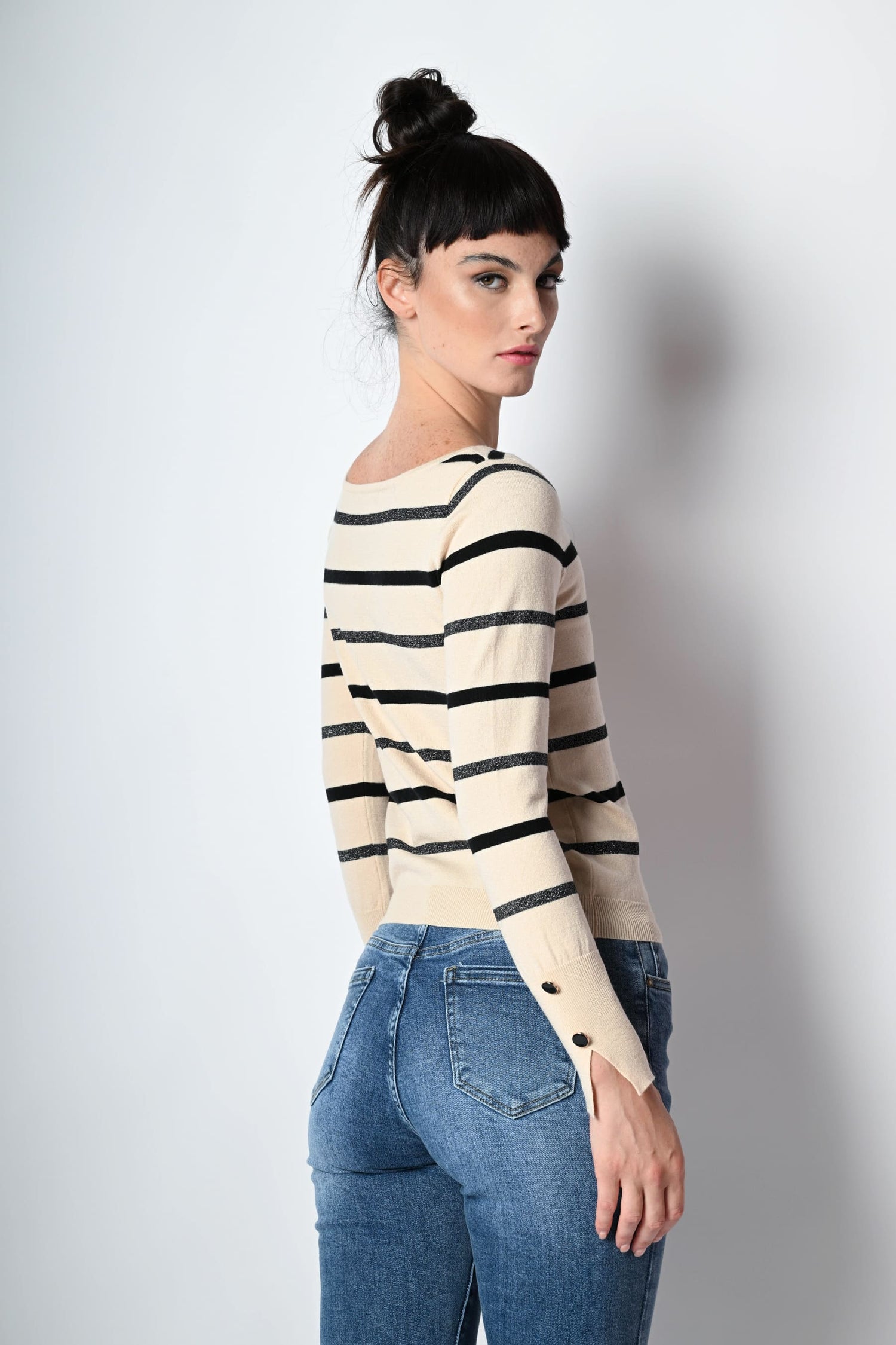 VG24013FABE-24_3_3