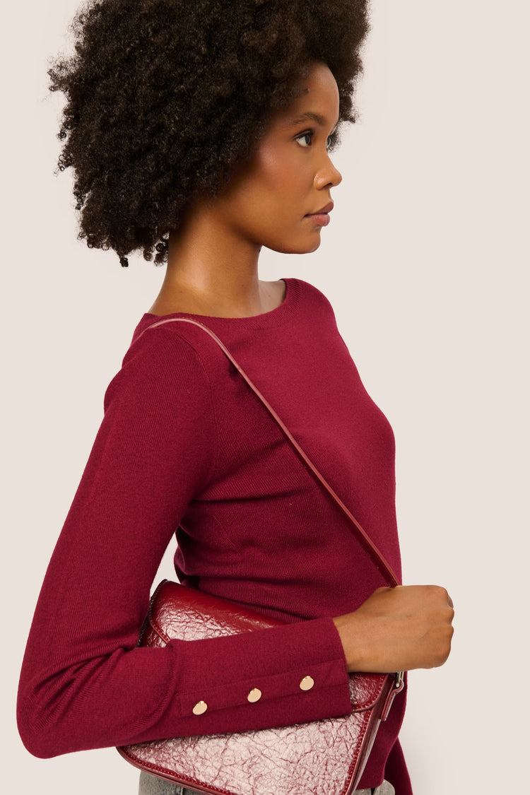 Pull con scollo a barchetta e bottoni