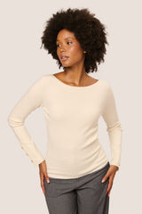 Pull con scollo a barchetta e bottoni