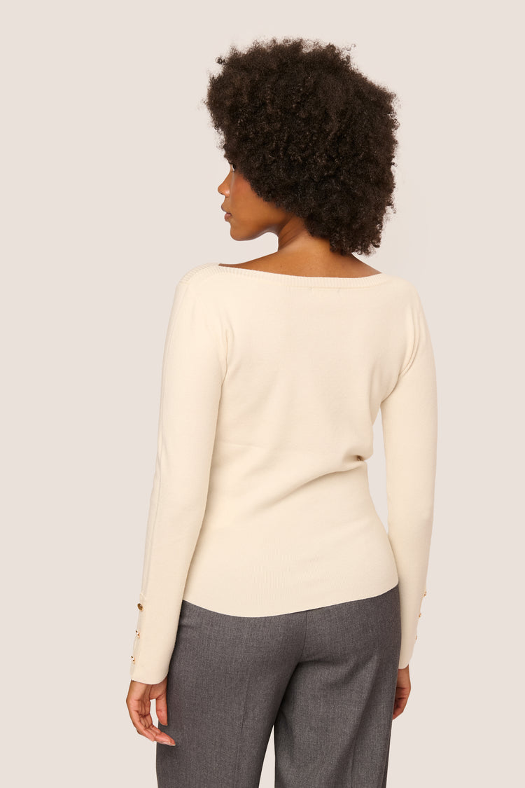 Pull con scollo a barchetta e bottoni