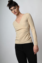 Pull con design incrociato