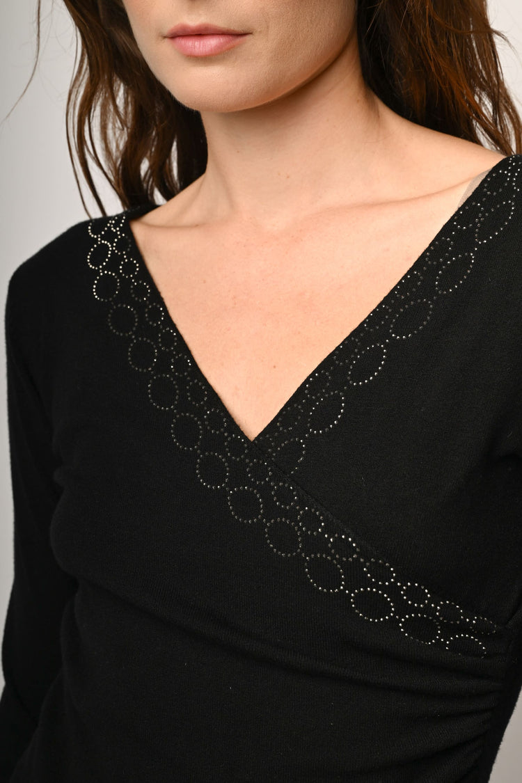 Pull incrociato con decorazione strass