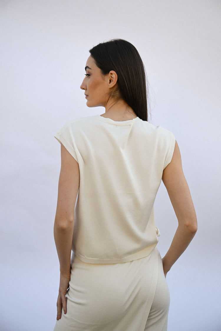 Pull basic senza maniche