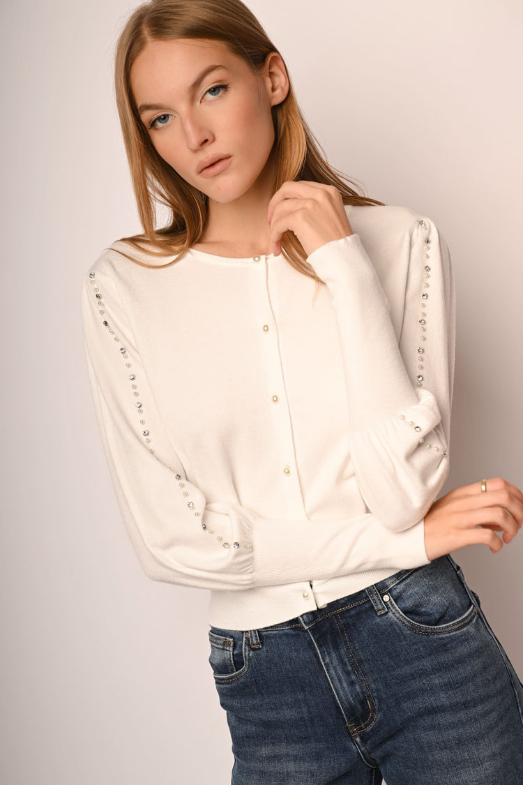 Cardigan con perle e strass decorativi