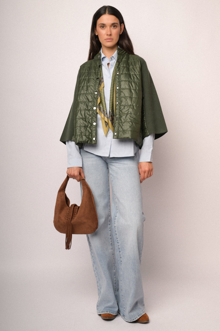 Giacca bimateriale in nylon e maglia verde oliva