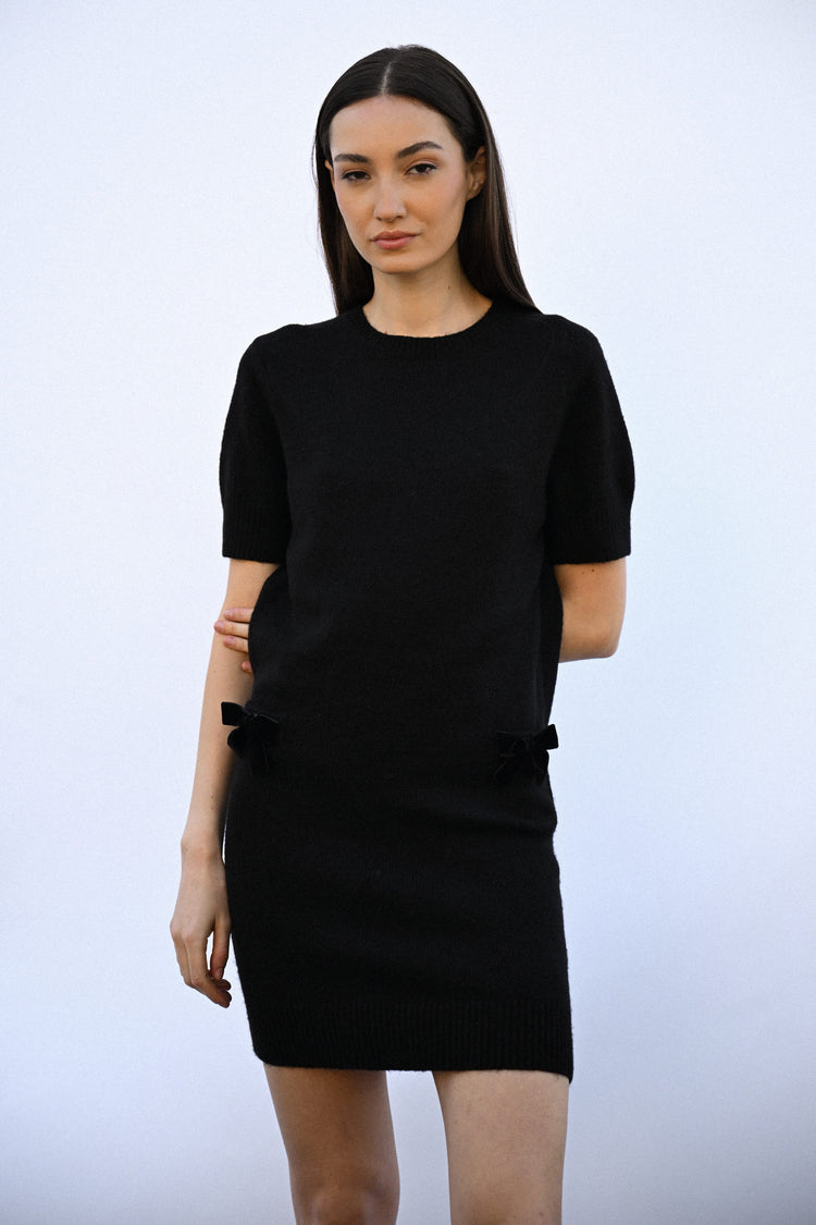 Abito in maglia con fiocchetti