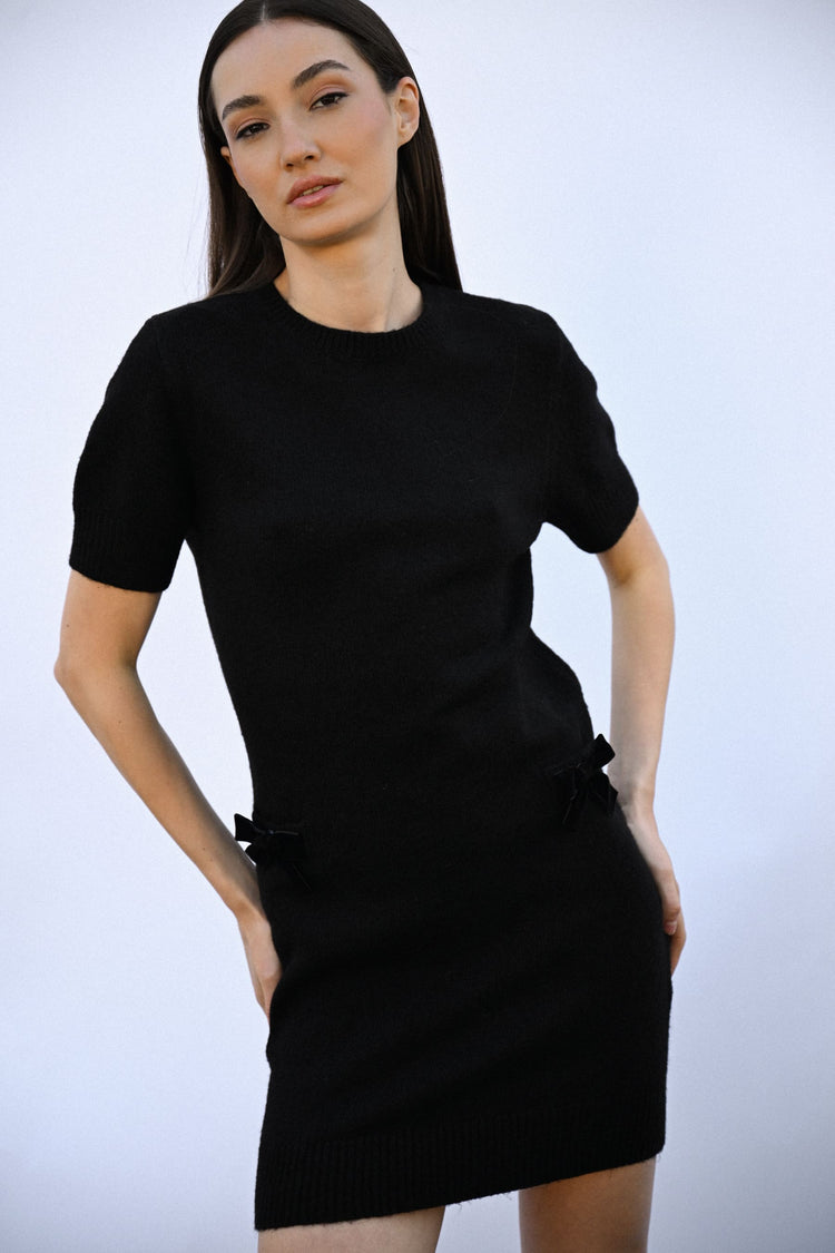 Abito in maglia con fiocchetti