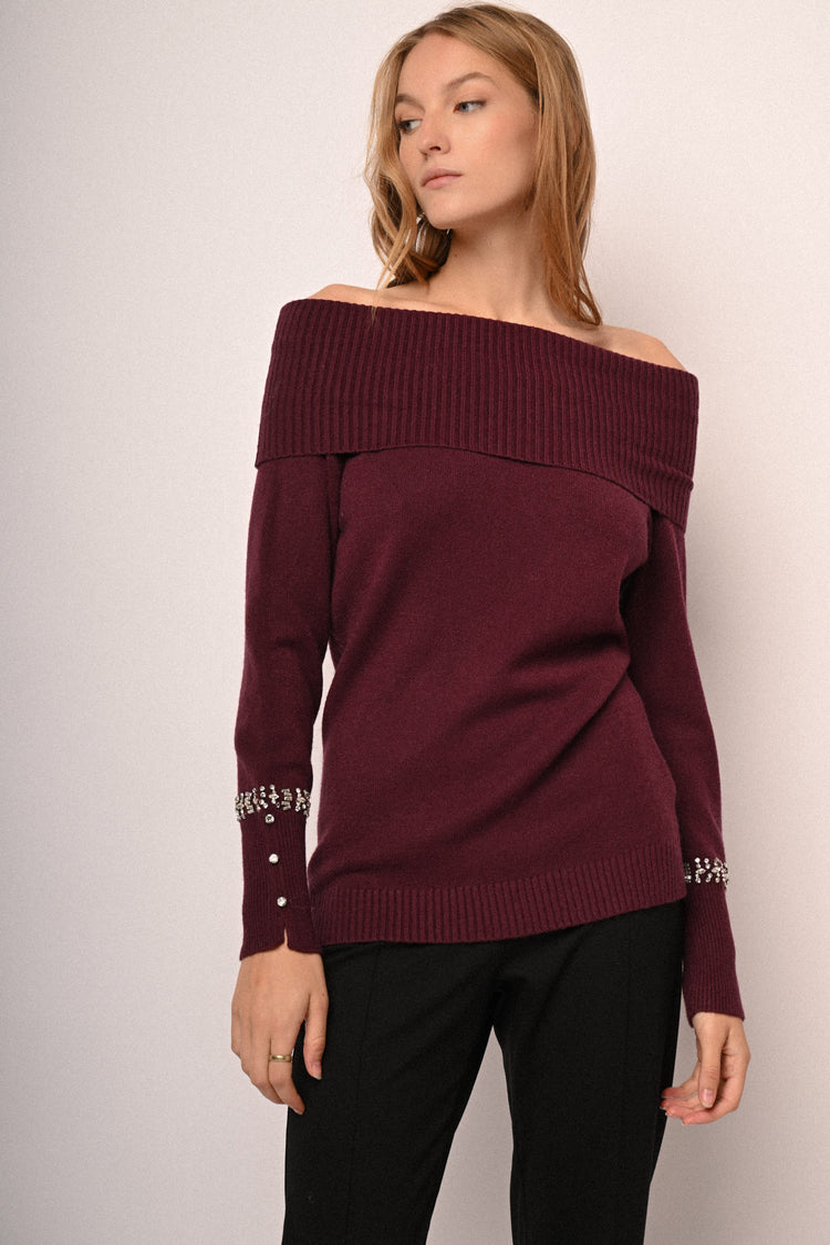 Pull con spalle scoperte e strass