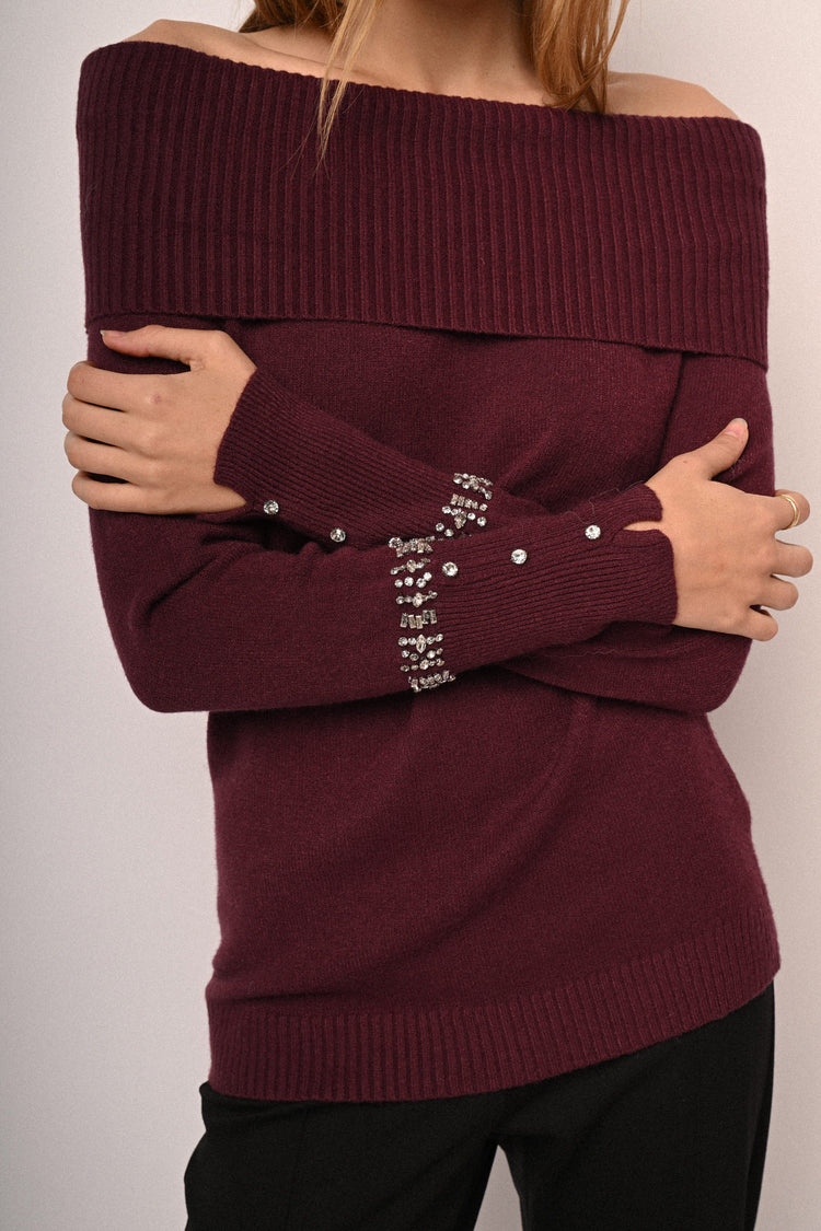 Pull con spalle scoperte e strass