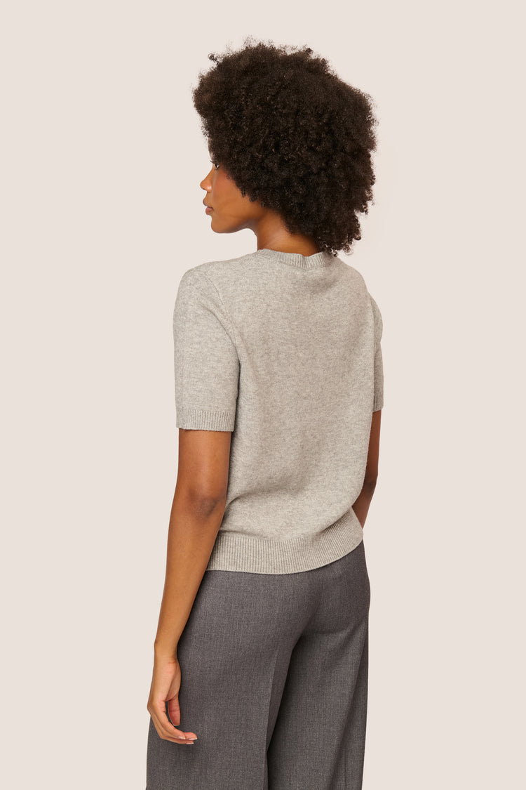 Pull a mezze maniche con pizzo