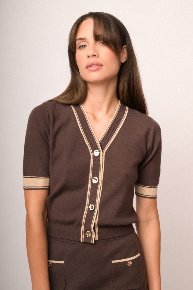Cardigan in maglia cioccolato con profili a righe