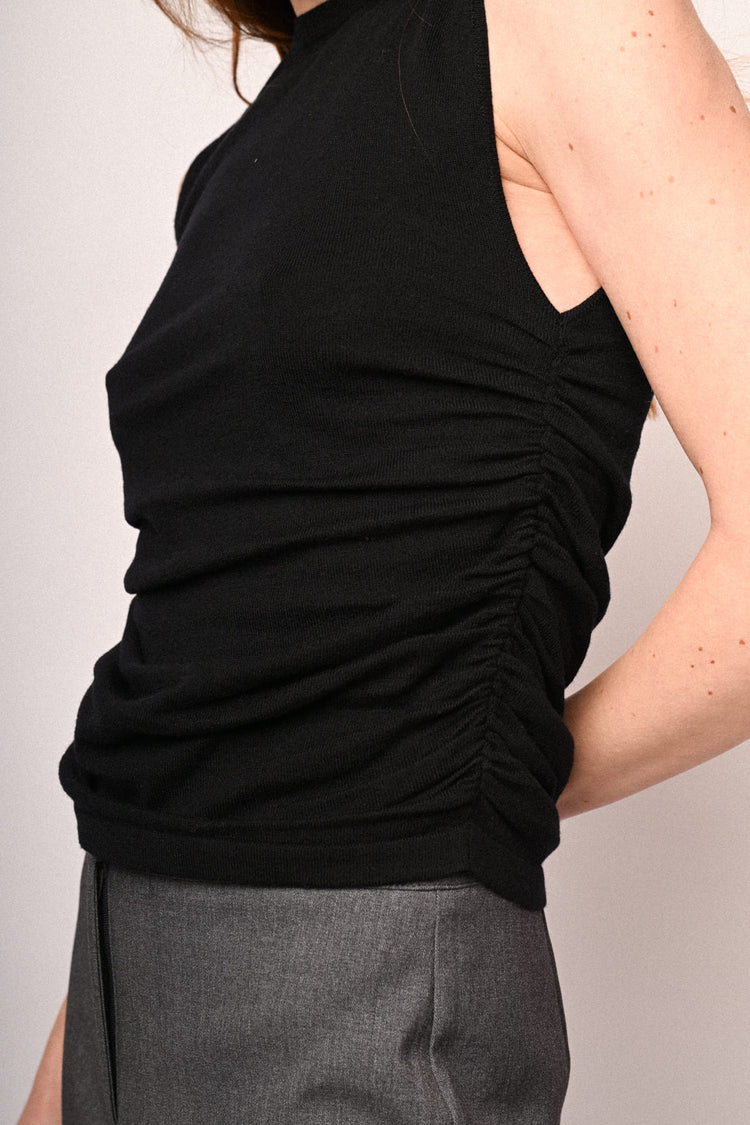 Top in maglia con arricciature